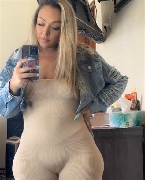 Megan Renee (@thicclatina33) • Instagram photos and videos.